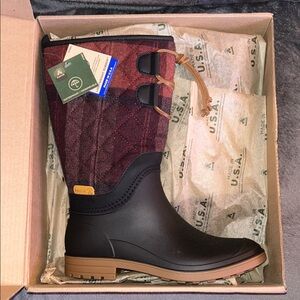Kamik Black and Burgundy Spring/Winter Boots